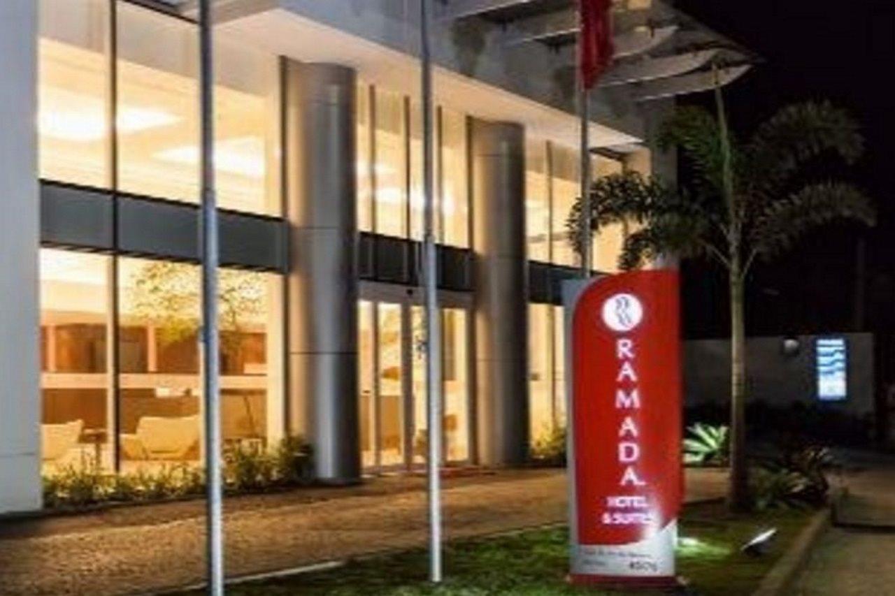 Ramada Hotel & Suites Campos Pelinca Campos dos Goytacazes Exterior foto